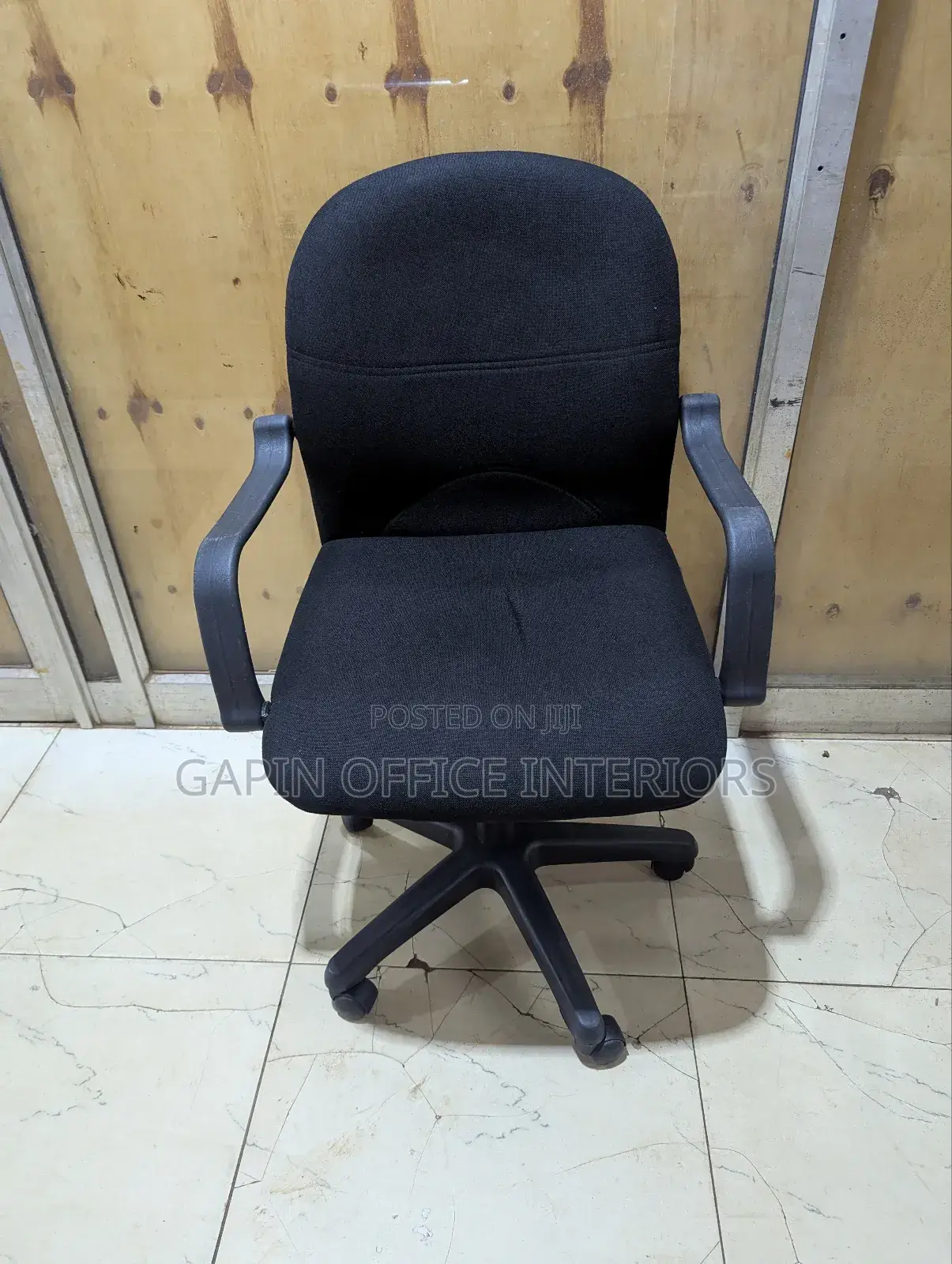 Fabric Rotating and Swivelling Chair