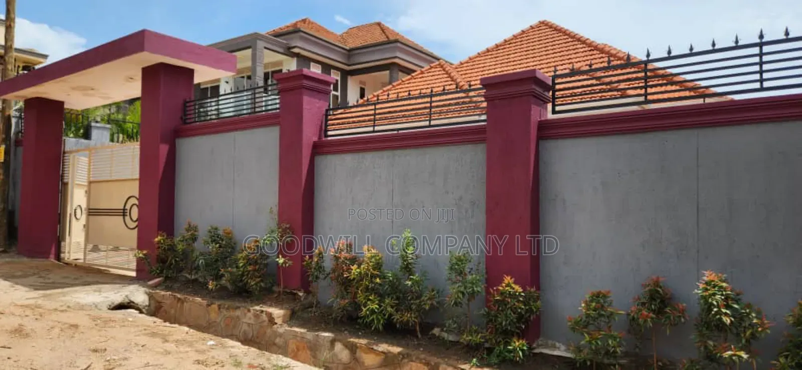 3bdrm House in Kitende Entebbe Road, Central Division for sale