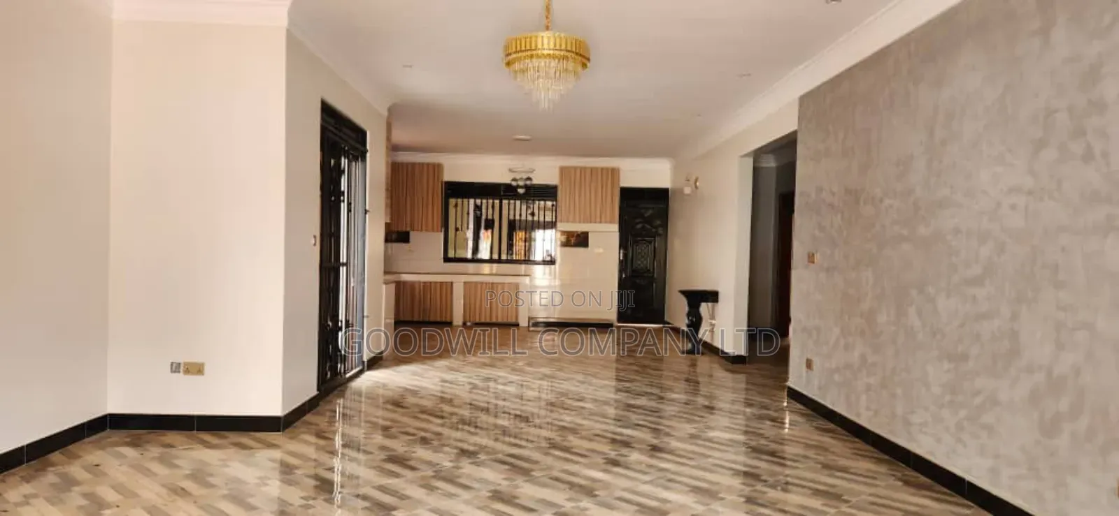 3bdrm House in Kitende Entebbe Road, Central Division for sale