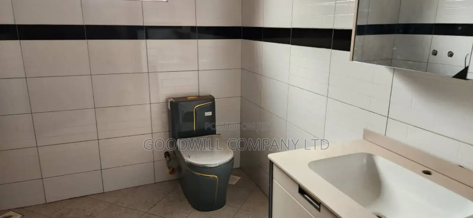 3bdrm House in Kitende Entebbe Road, Central Division for sale