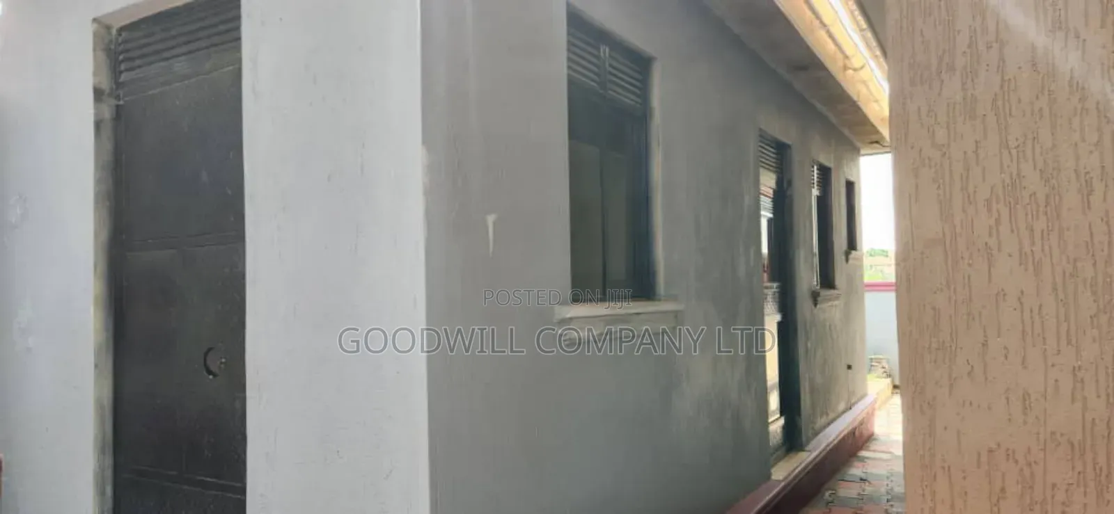 3bdrm House in Kitende Entebbe Road, Central Division for sale