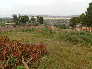 50 Decimals Entebbe Road Bwebajja Lake View- 50 Decimals (1⁄2 Acre)