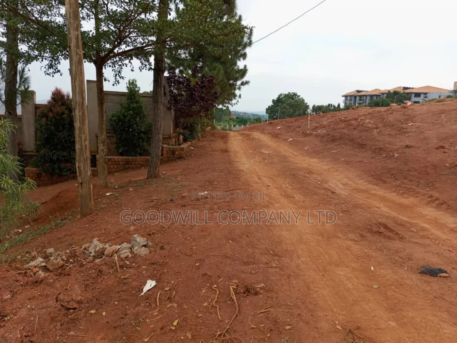 50 Decimals Entebbe Road Bwebajja Lake View- 50 Decimals (1⁄2 Acre)