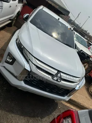 Mitsubishi Triton 2020 White