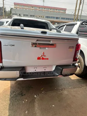Mitsubishi Triton 2020 White