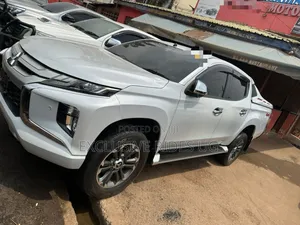 Mitsubishi Triton 2020 White