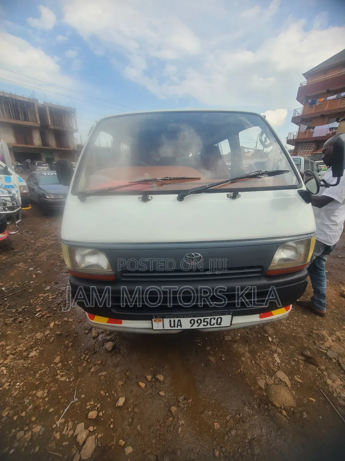 Toyota HiAce 2002 White