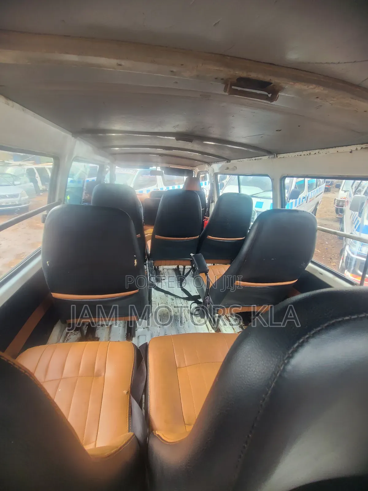 Toyota HiAce 2002 White