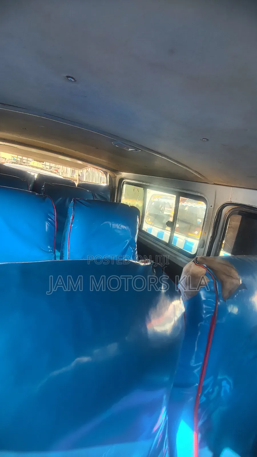 Toyota HiAce 2000 White