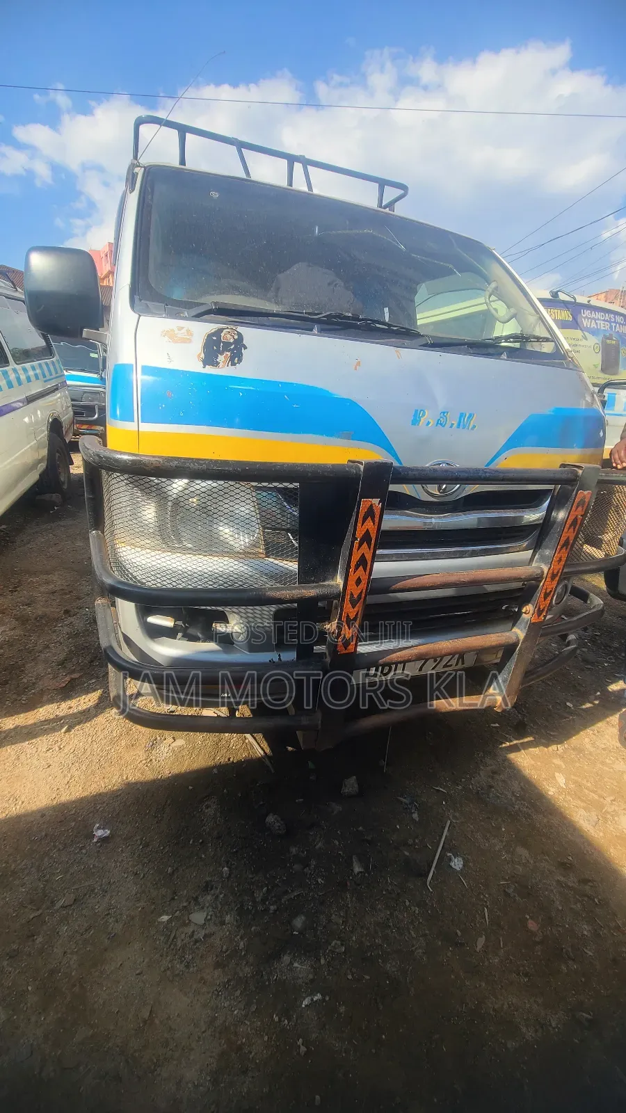 Toyota HiAce 2000 White