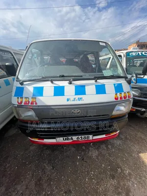 Toyota HiAce 2002 White