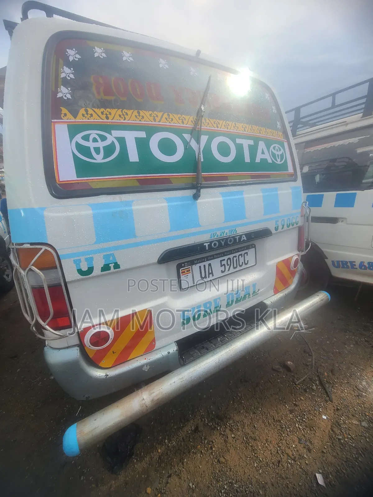 Toyota HiAce 2003 White