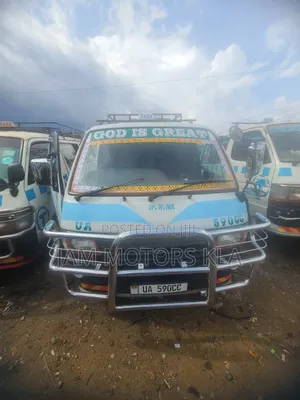 Toyota HiAce 2003 White