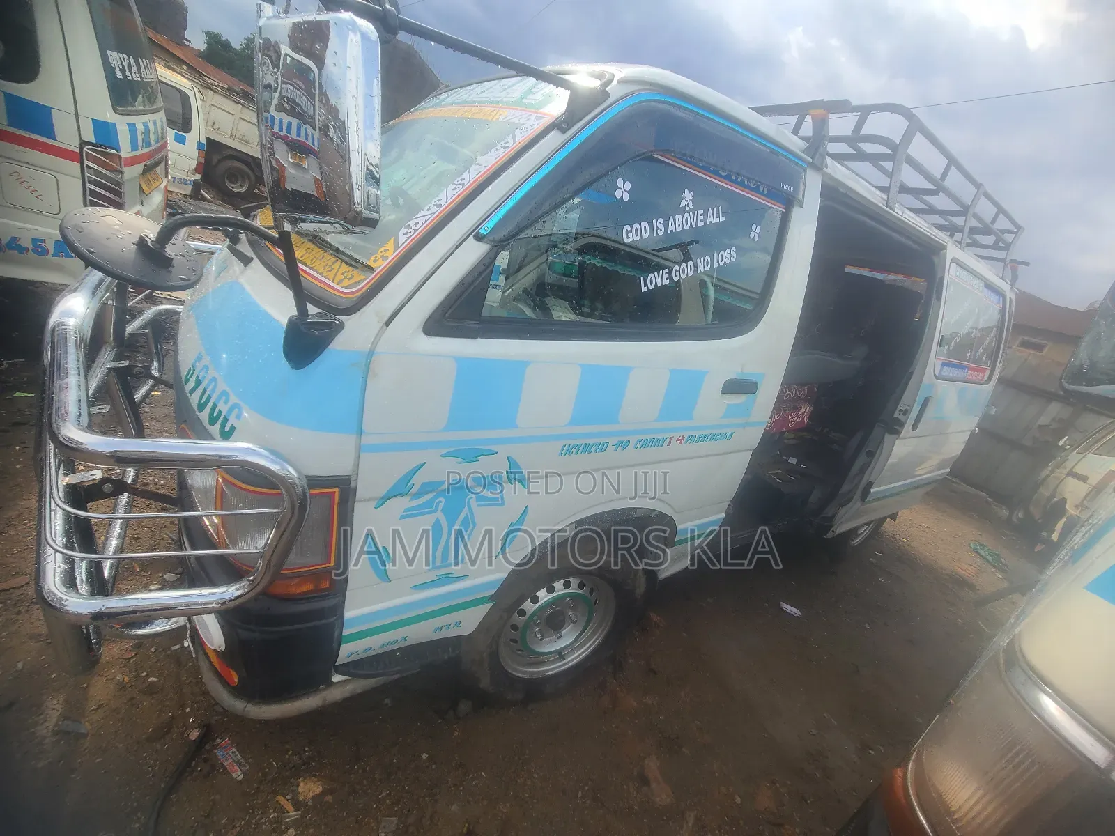 Toyota HiAce 2003 White