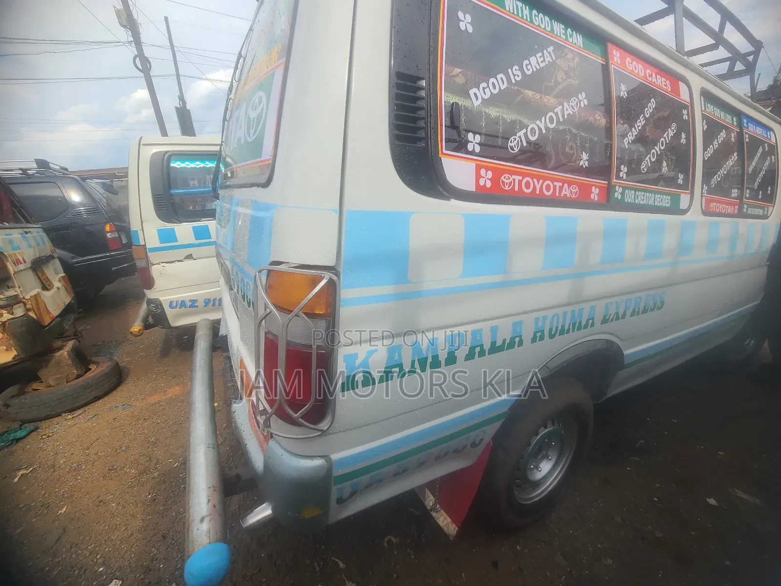 Toyota HiAce 2003 White