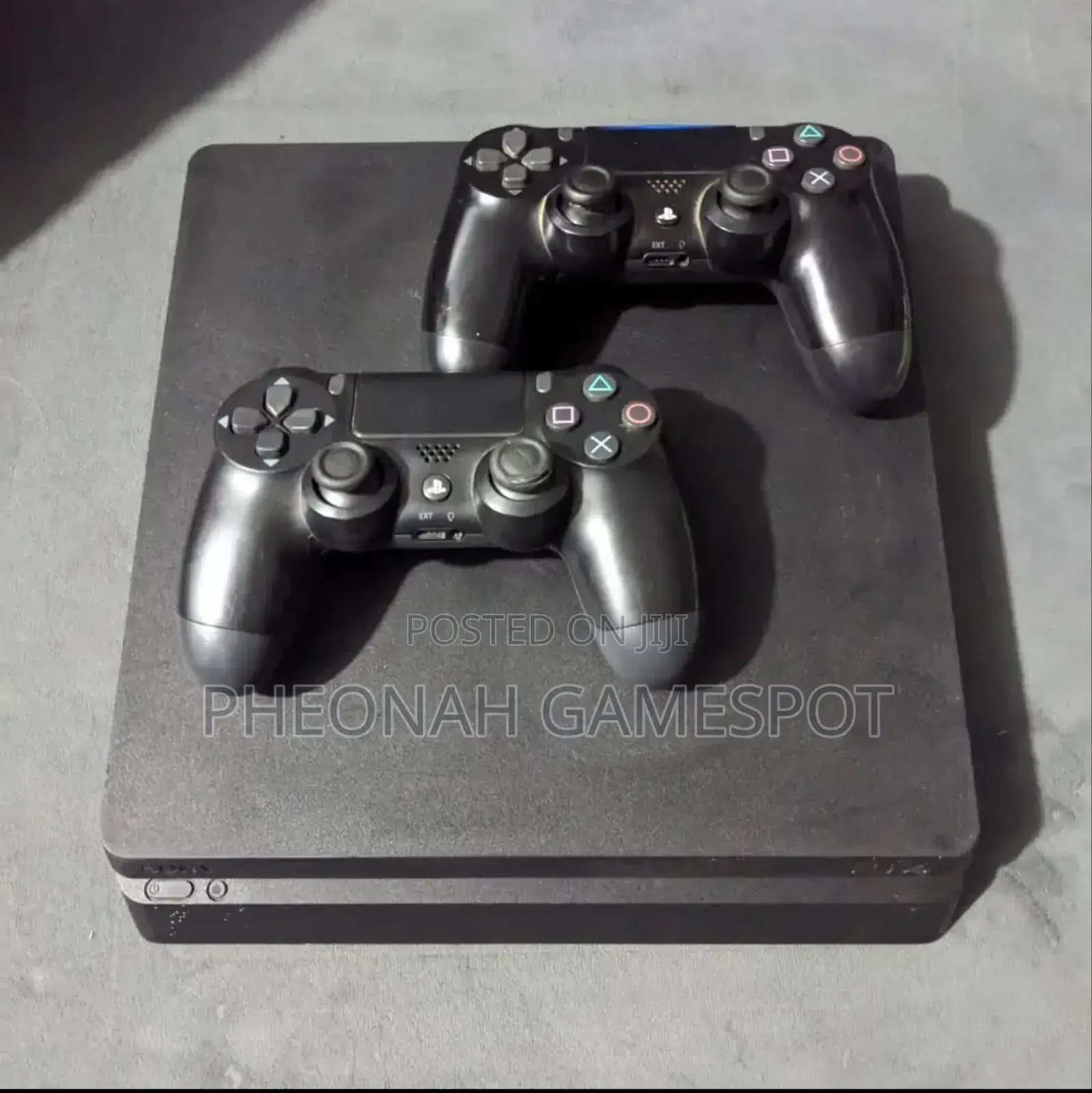 Chipped Playstation 4 Slim (Ps4 Slim) Used but New. 10 Games, 2 Pads