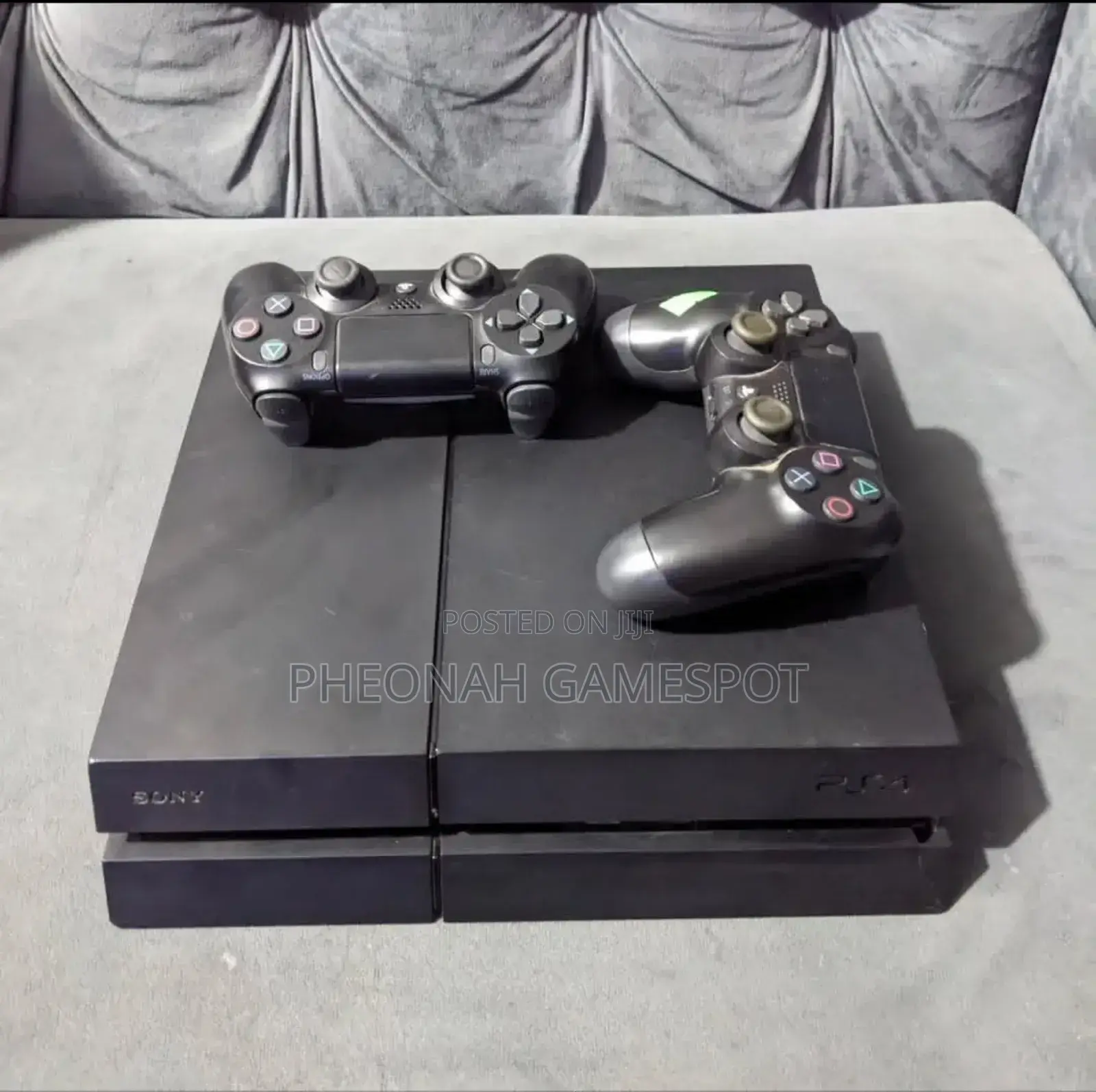 Ps4 Standard, 12 Games, 2 Controllers, Immaculate Condition, Warranty.