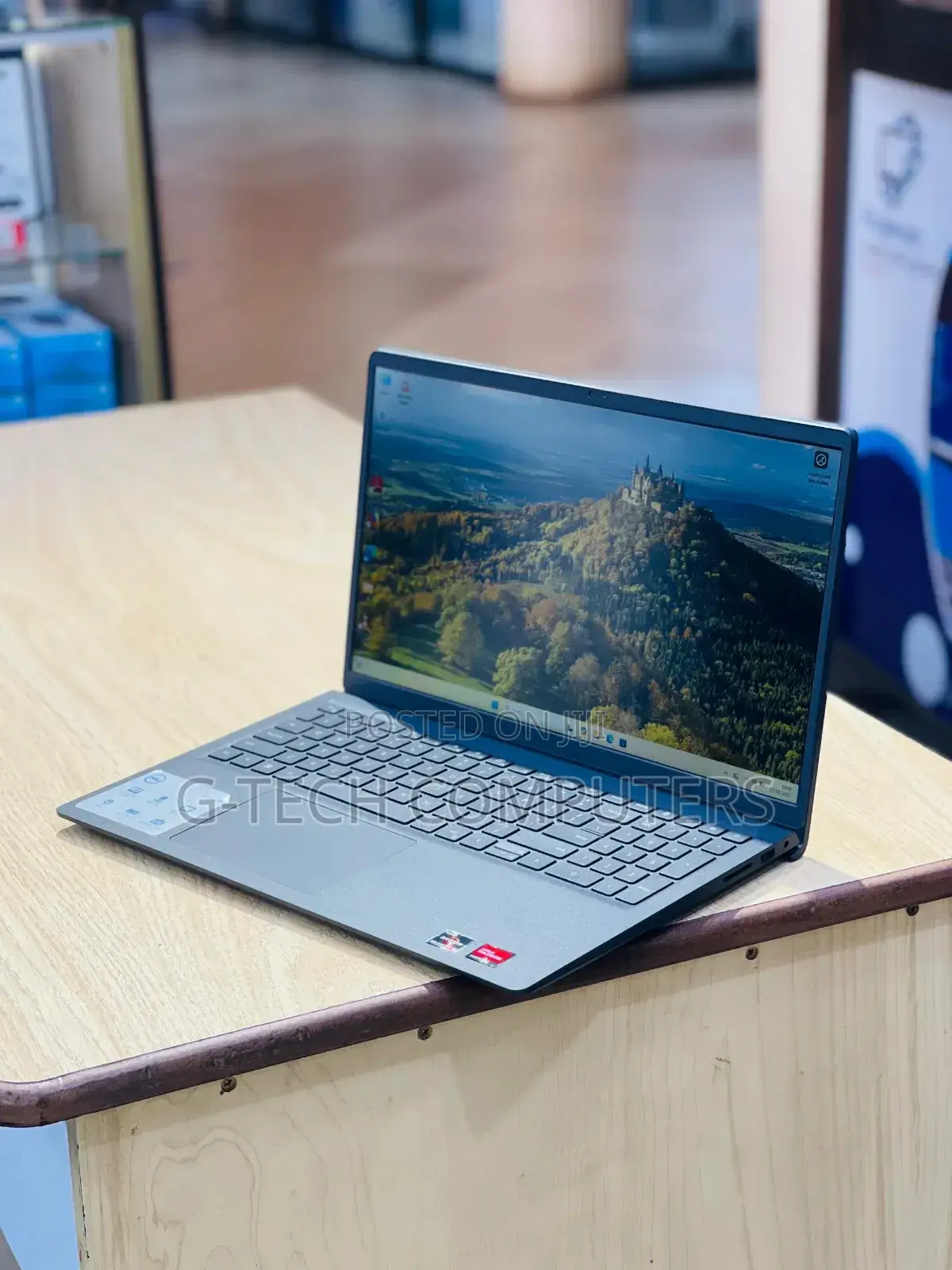 New Laptop Dell Inspiron 15 3537 8GB AMD Ryzen 5 SSD 256GB