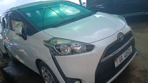 Toyota Sienta 2016 White