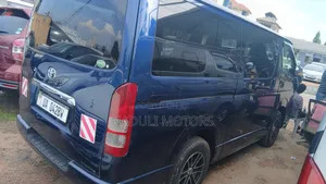 Toyota HiAce 2012 Blue