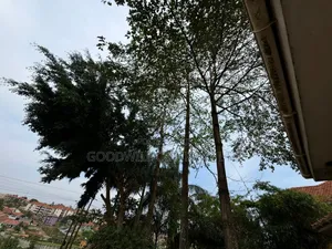 5bdrm House in Nalya Estate, Central Division for sale