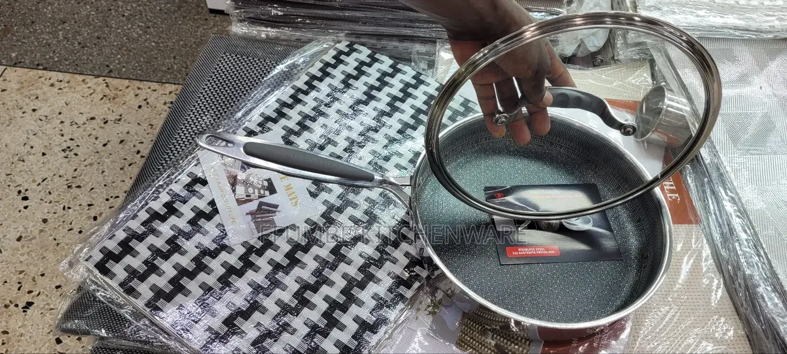 Frying Pan With Glass