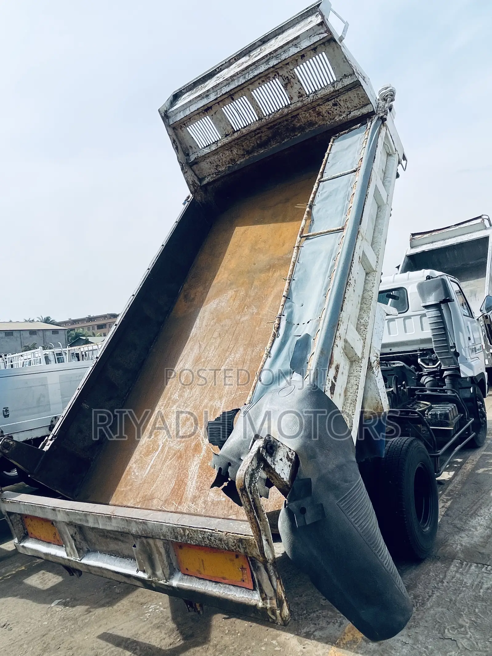 Juston Isuzu Double Light
