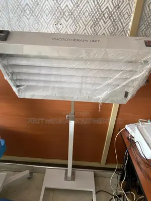 High Quality Phototherapy Lamp - 4 Bulbs- Adjustable Height