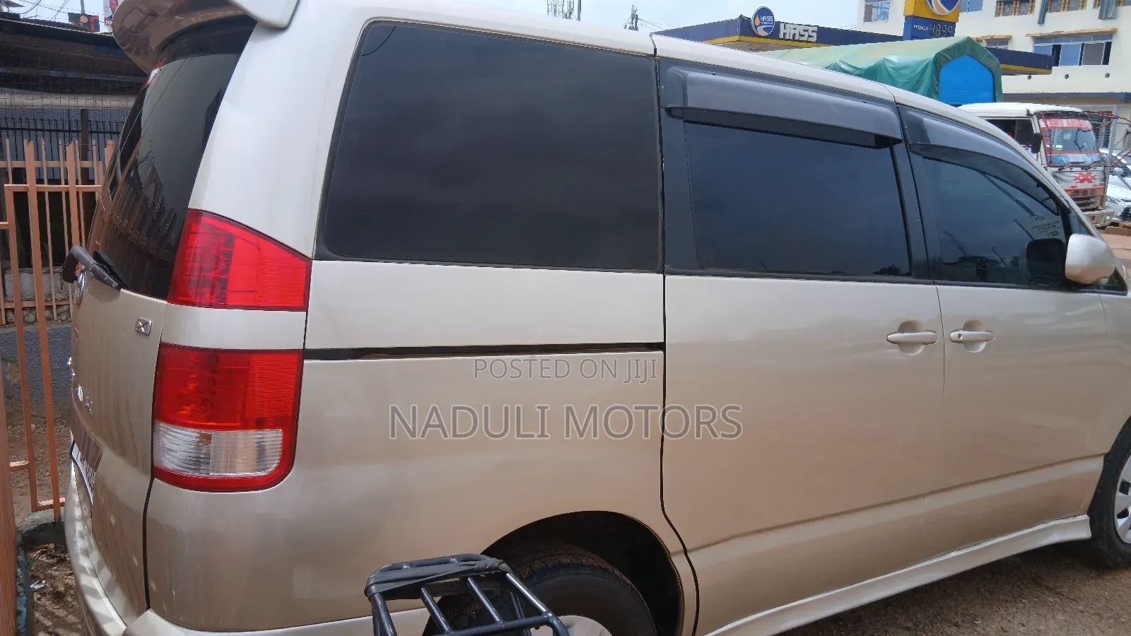 Toyota Noah 2008 Gray