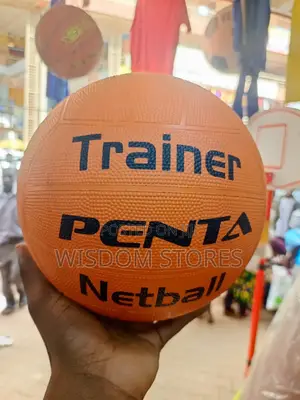 Trainer Penta Netball.