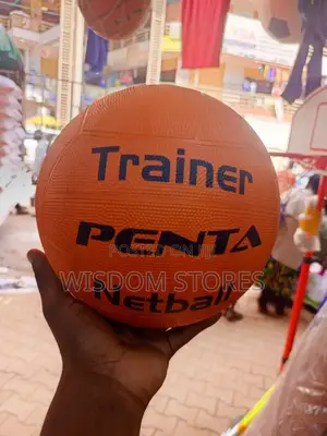 Trainer Penta Netball.