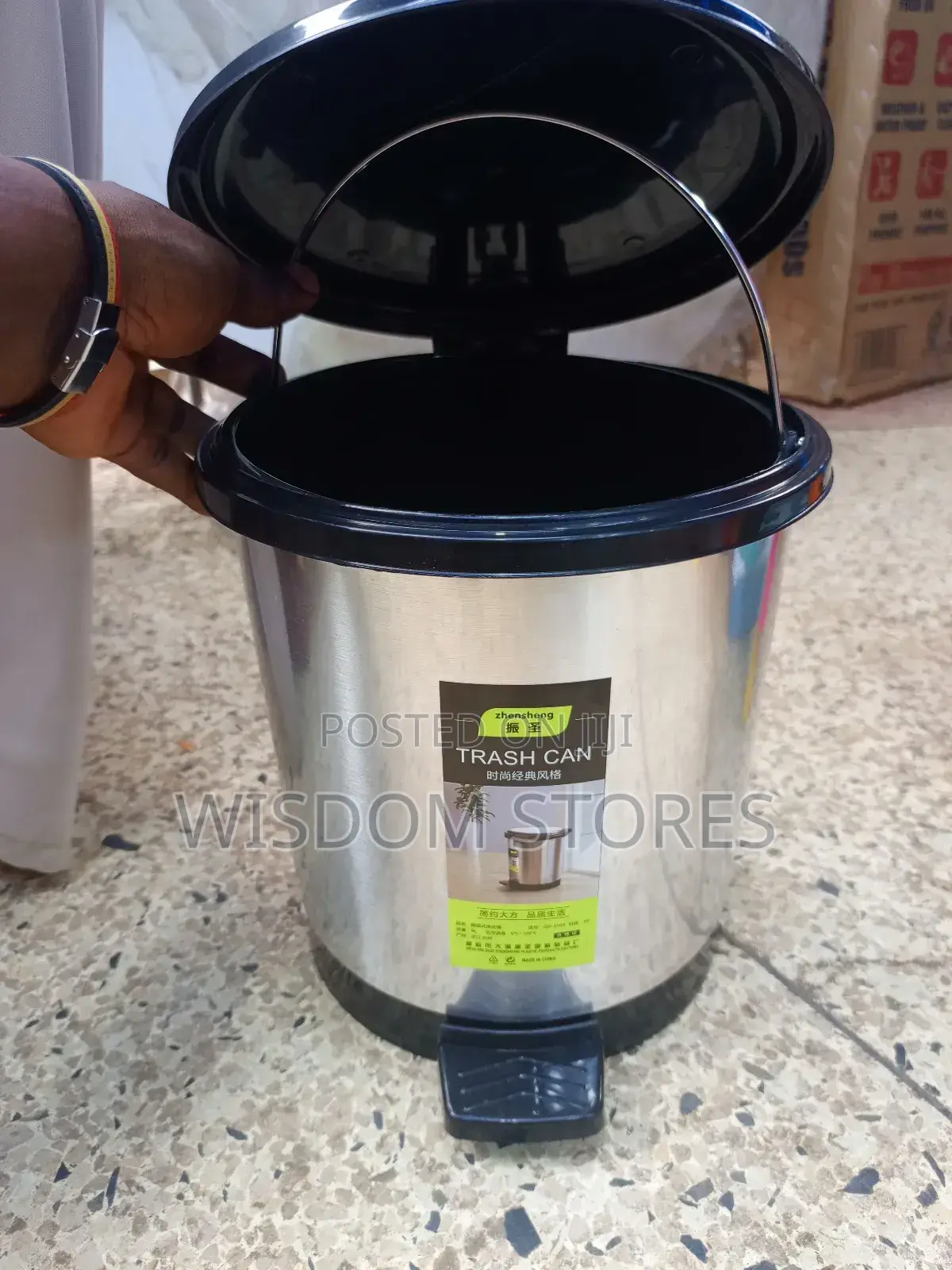 9l Trash Can.