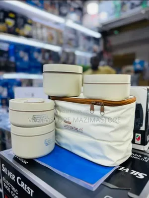 4 Piece Stackable, Insulated Lunch Box Set With a Carrying Bag.