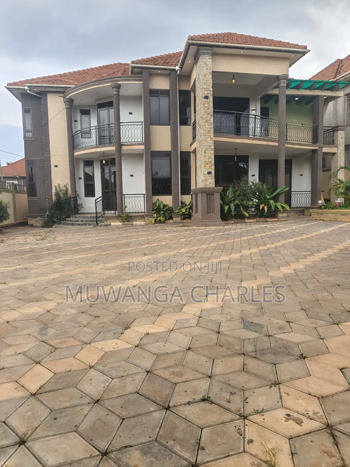 6bdrm Duplex in Fs Properties Ltd, Kira for sale