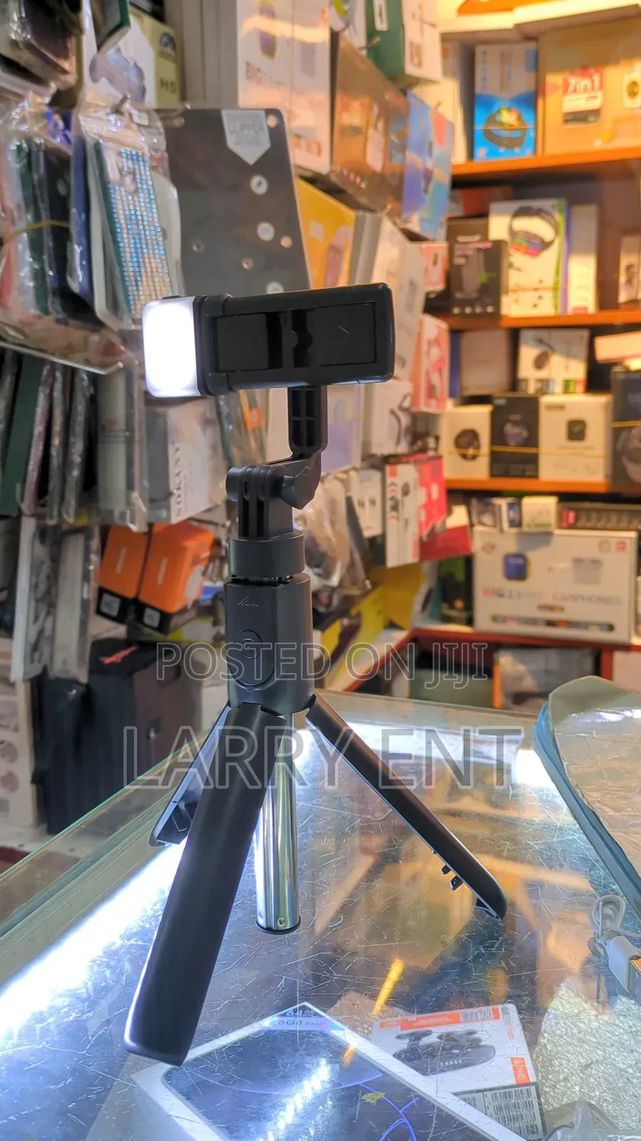 Tiktok/Reels Ready! S05-S 42m Vlogger Stand Selfie Stick With Light