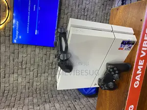 Ps4 Machine White in Color