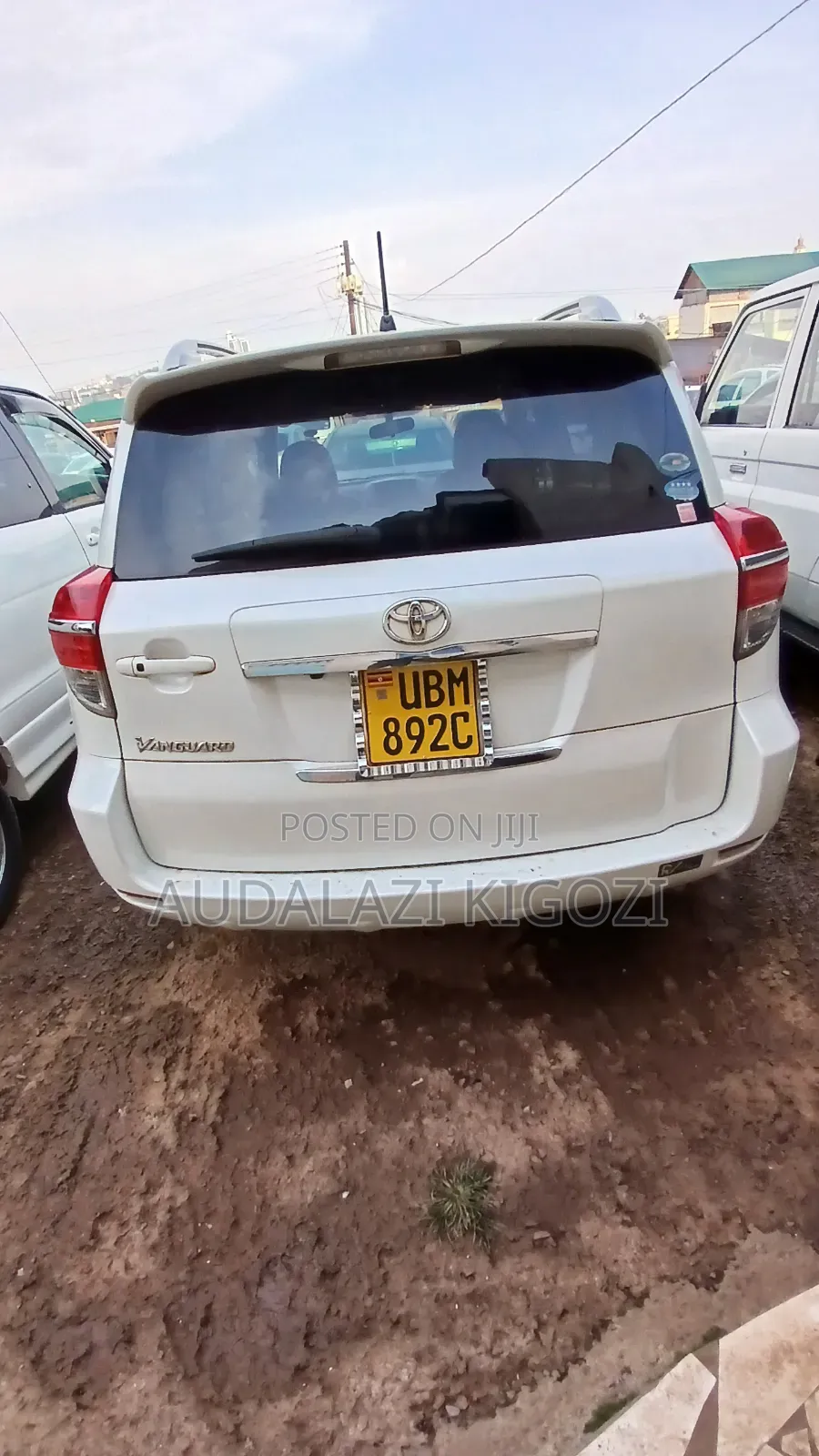 Toyota Vanguard 2010 White