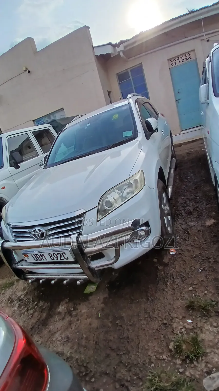 Toyota Vanguard 2010 White