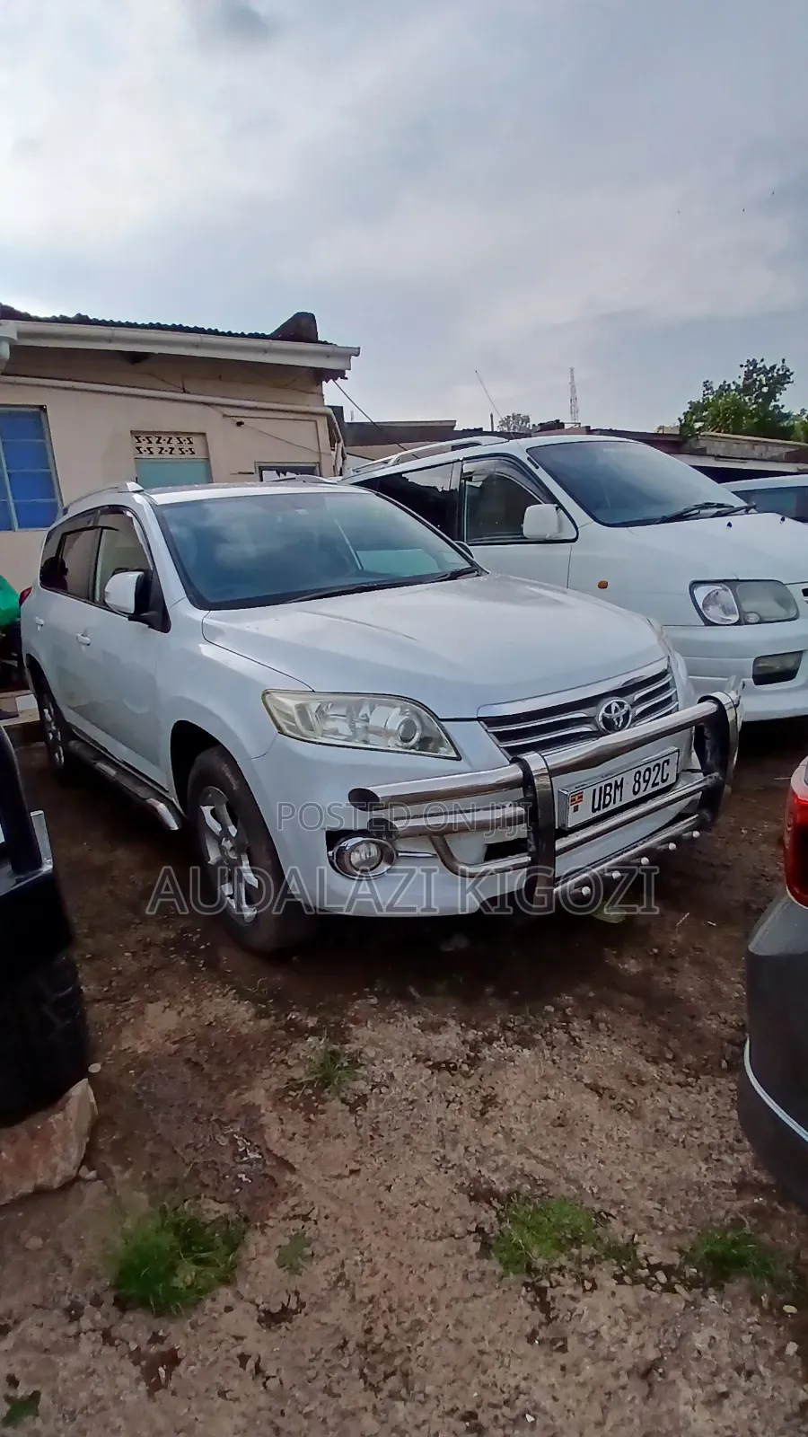 Toyota Vanguard 2010 White