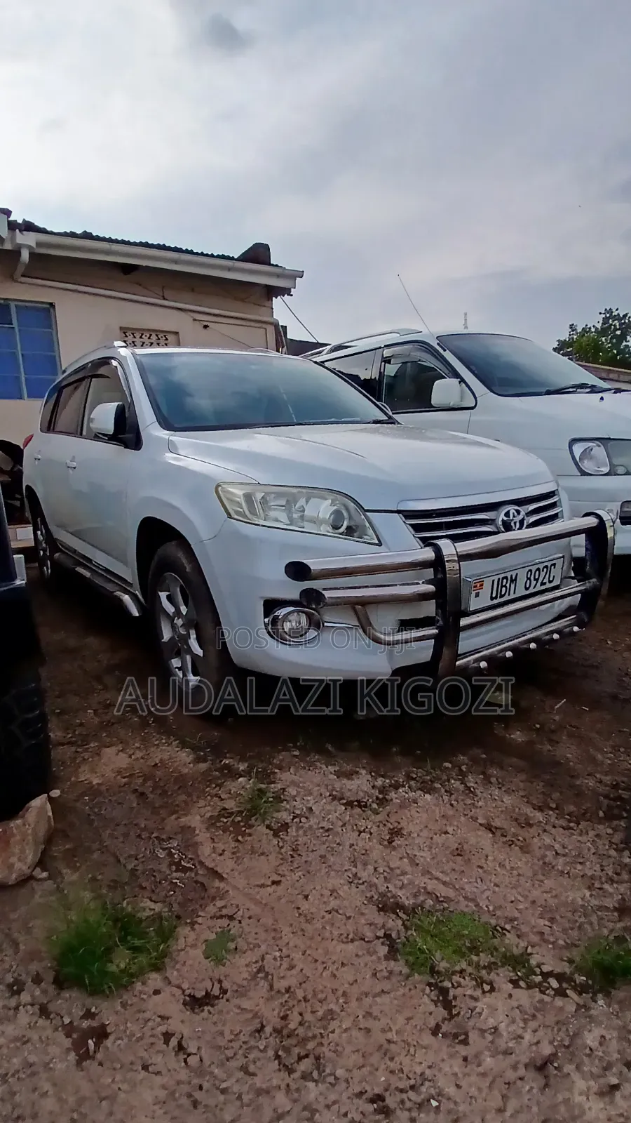 Toyota Vanguard 2010 White