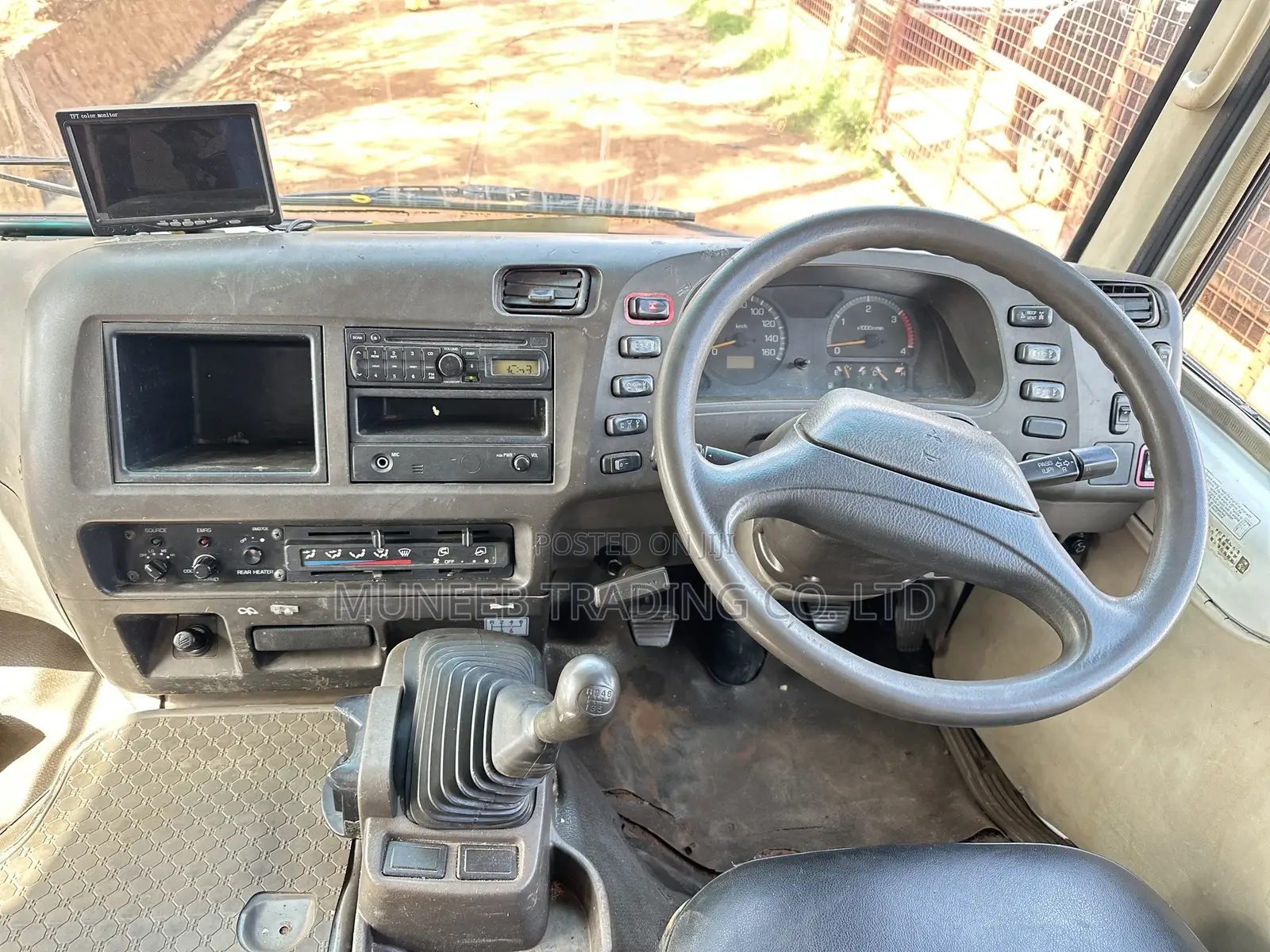 Mitsubishi Fuso Rosa 2016 White