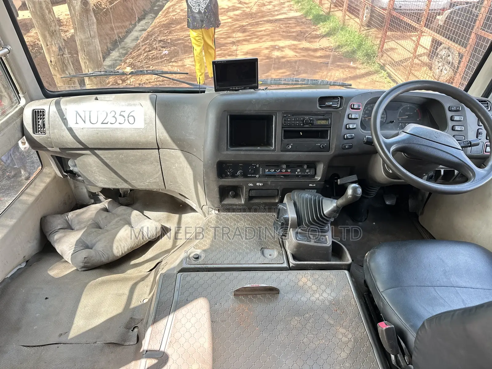 Mitsubishi Fuso Rosa 2016 White