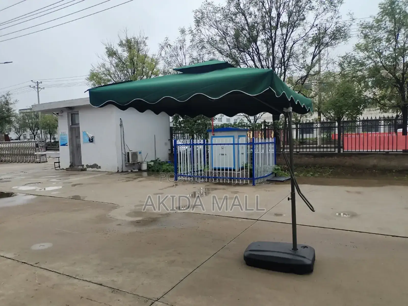2.2mtrs Garden,Patio,Courtyard Parasol Umbrella WTH 20ltrs Water Base