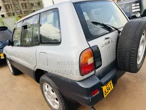 Toyota RAV4 1999 Silver