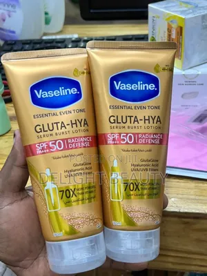 Vaseline Gluta-Hya Serum Burst Lotion Radiance Defense SPF 50 Pa+ .
