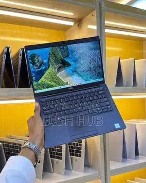 Laptop Dell Latitude 7390 8GB Intel Core I7 SSD 256GB