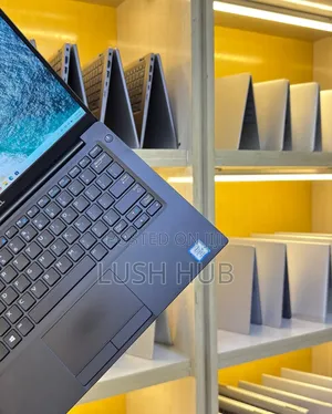 Laptop Dell Latitude 7390 8GB Intel Core I7 SSD 256GB