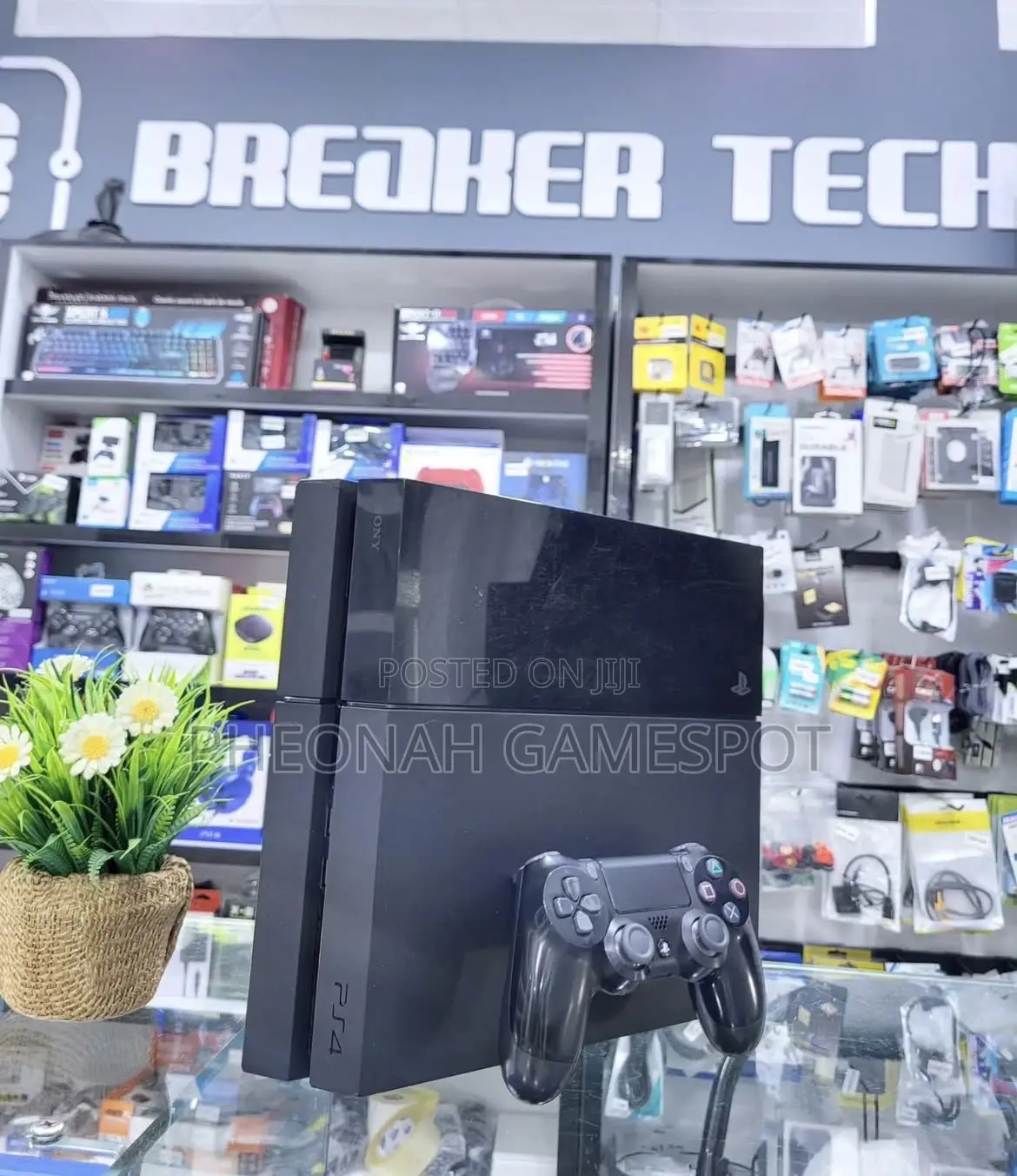 Playstation 4, 2 Pads, 13 Engaging Games Set for Instant Play.