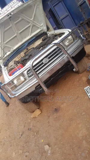 Hilux Surf Front Guard