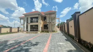 5bdrm Duplex in Fs Properties Ltd, Nakawa for sale